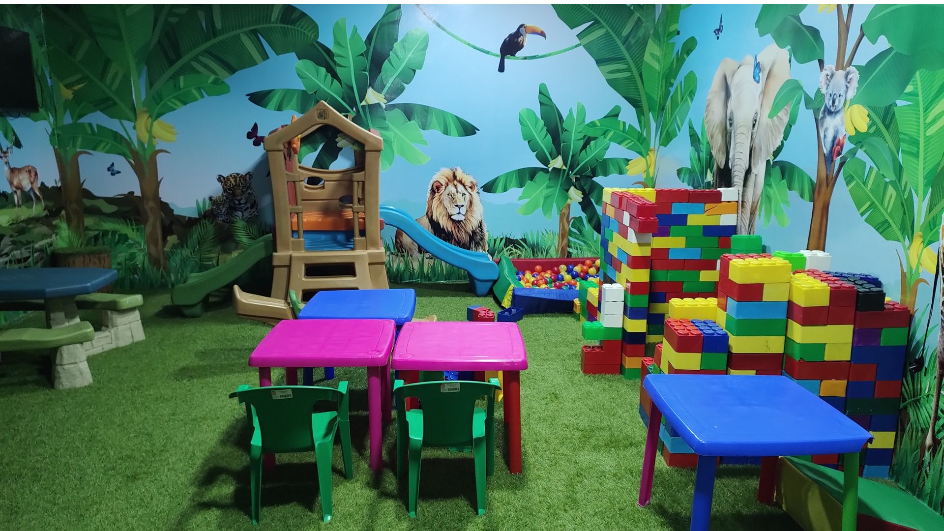 Área de juegos infantiles de la sucursal Parque Tomás Garrido